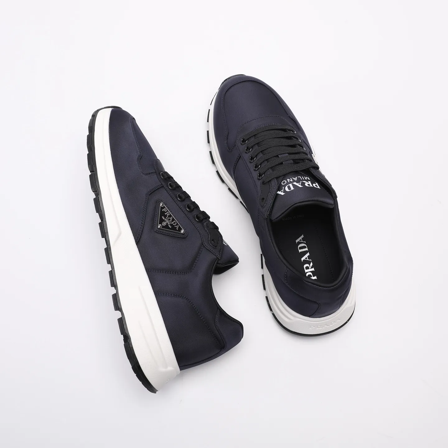 Batch 580 [PRADA] Men's shoes are popular in the counter, official website synchronization, high-quality shipments. Fabric: original cowhide with snakeskin. Lining: cowhide feet + cowhide lining. Outsole: original TPU + foam. Size: 38-46